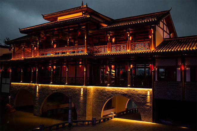 古建筑應該如何進行保護性亮化工程?